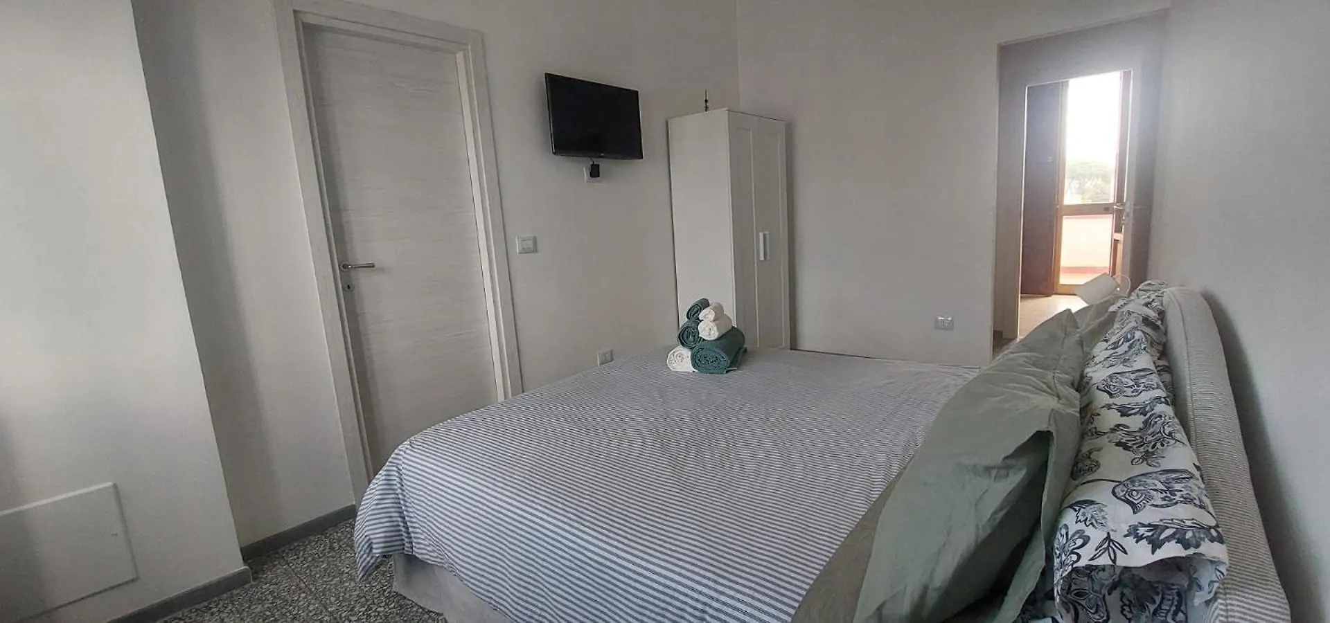 Emerald Room Pise
